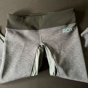 Women’s ROXY Size 10 capri pants for surfing, paddle boarding, outrigger…